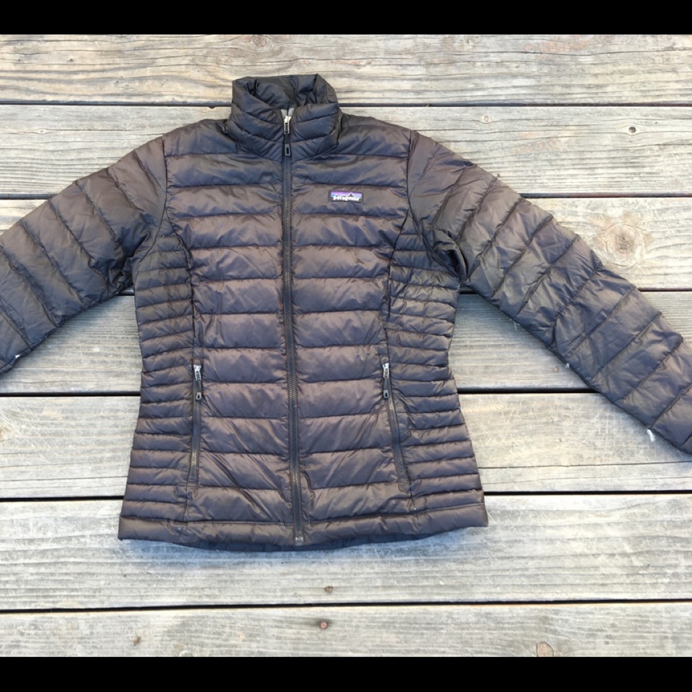 Women’s *Patagonia* Black Down Sweater jacket. S.